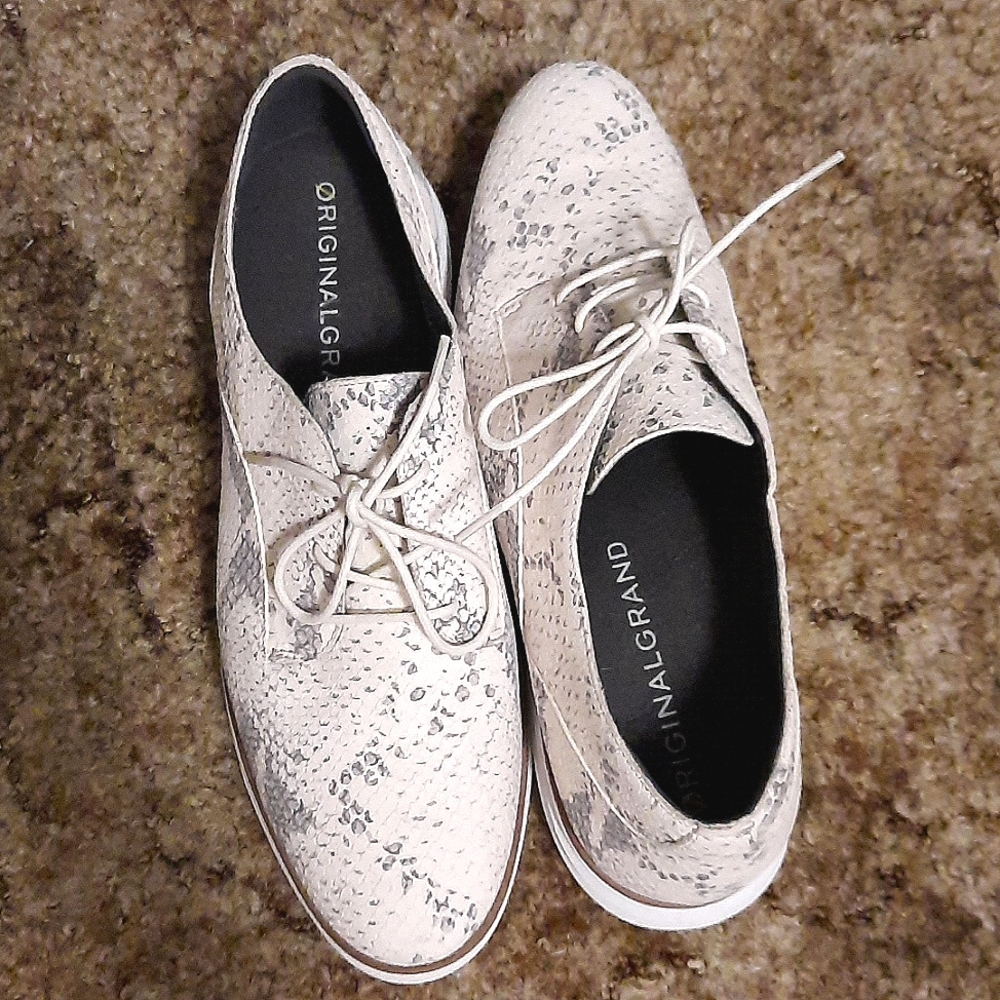 Cole haan, never worn